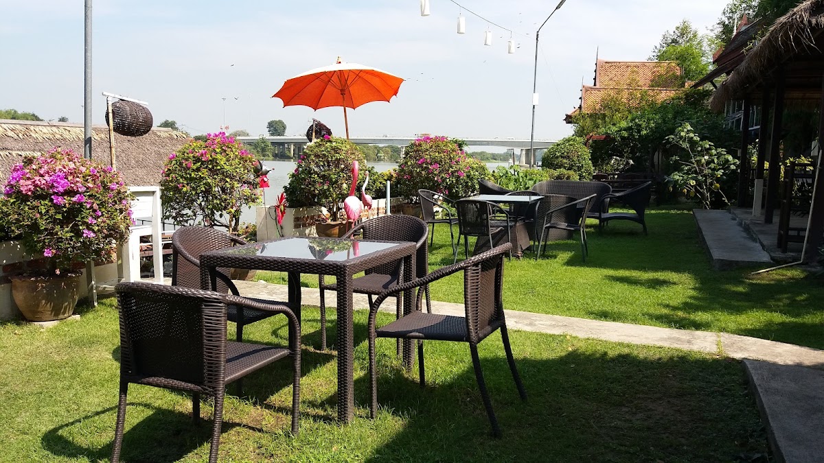 Ban Suan Rim Nam Restaurant